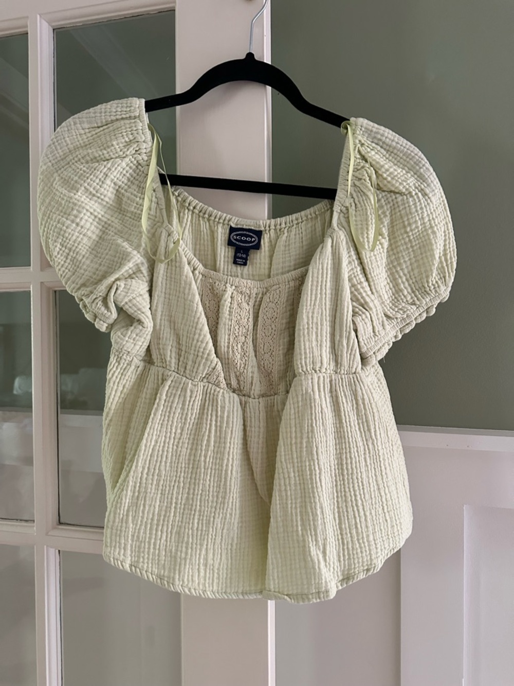 Scoop Light Cream Puff-Sleeve Peasant Blouse with Crochet Front